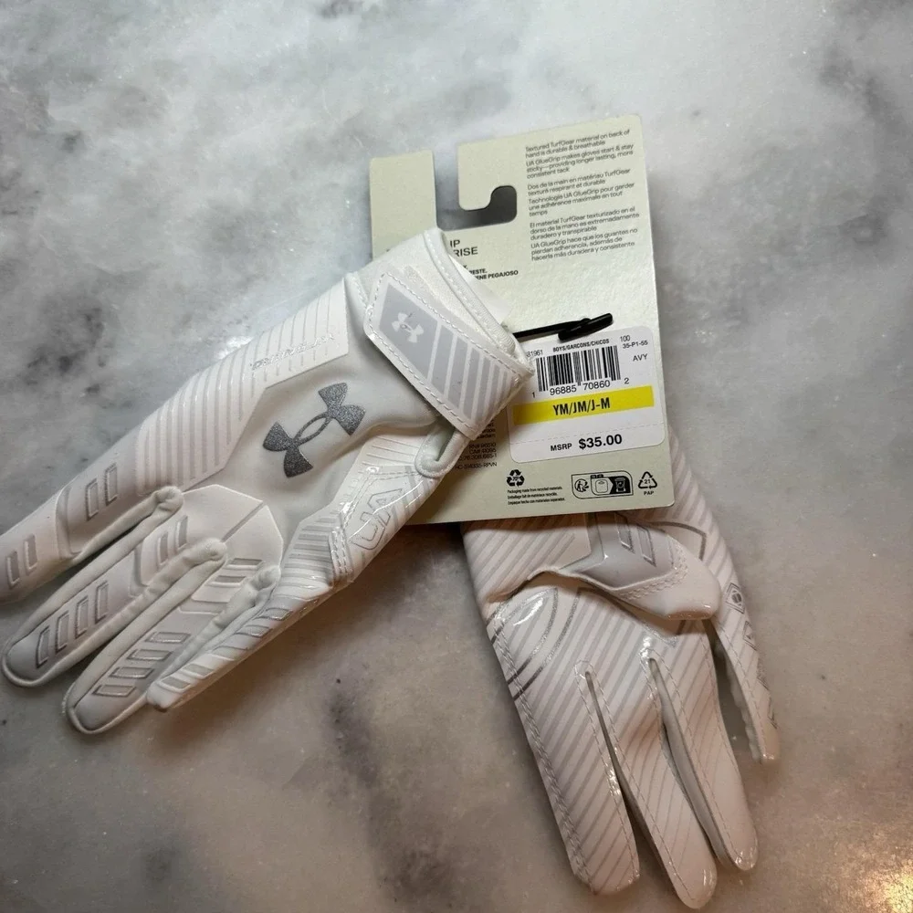 Under Armour UA F9 Nitro Football Gloves Youth Medium White Silver NWT
